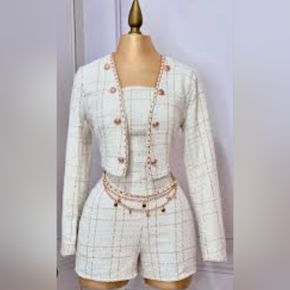 Chic White and Gold Plaid Jacket and Jumpsuit Set - Picture 16 of 16